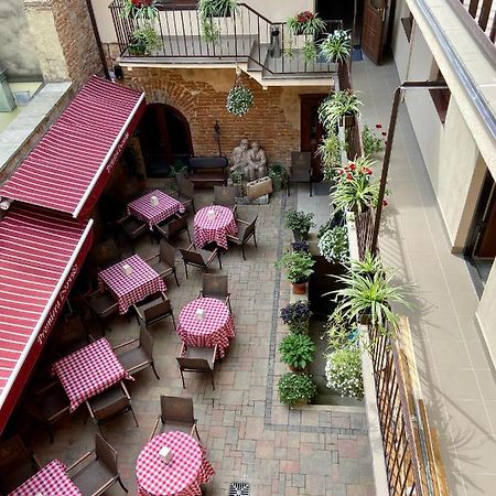 Yaroslav Osmomysl Square Apartments Lviv Eksteriør bilde
