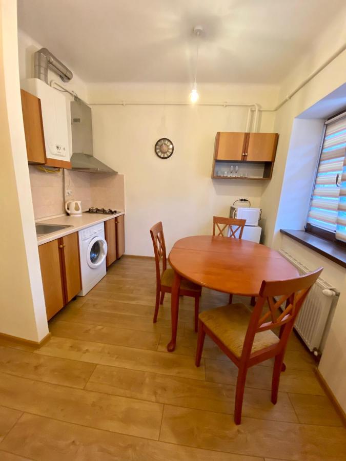 Yaroslav Osmomysl Square Apartments Lviv Eksteriør bilde