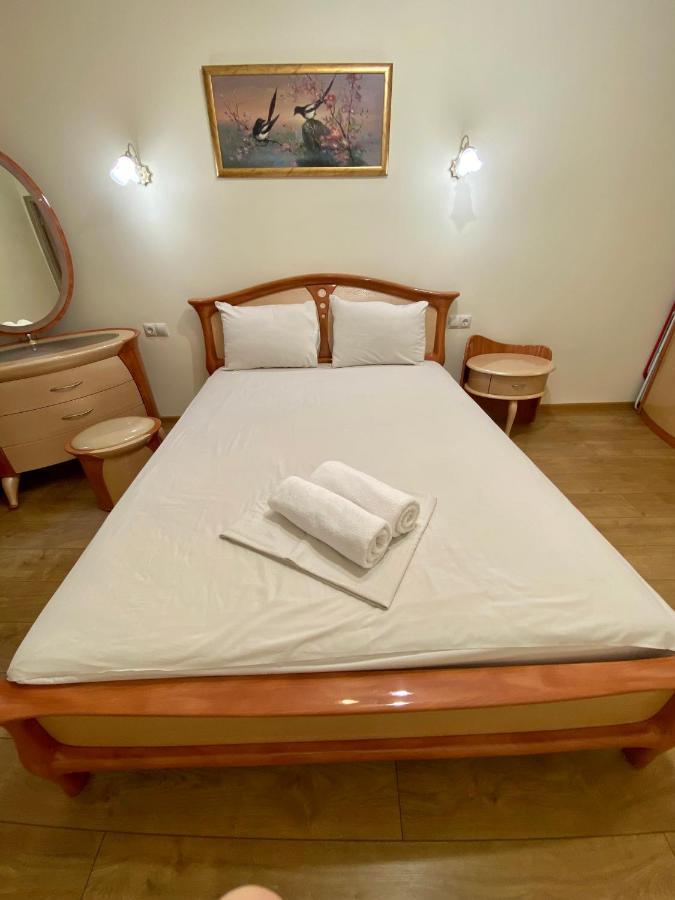 Yaroslav Osmomysl Square Apartments Lviv Eksteriør bilde