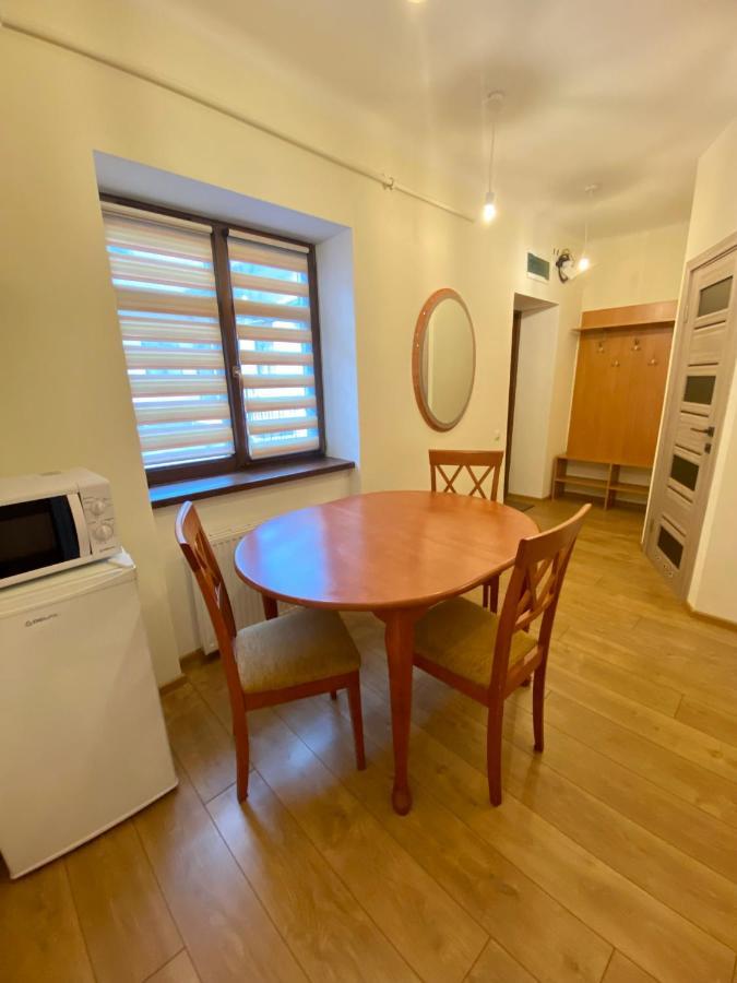 Yaroslav Osmomysl Square Apartments Lviv Eksteriør bilde