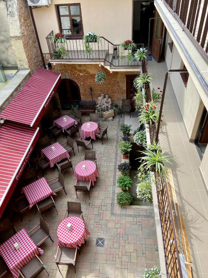 Yaroslav Osmomysl Square Apartments Lviv Eksteriør bilde